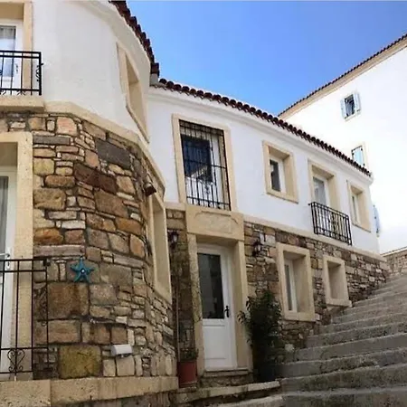 Muharrembey Hotel