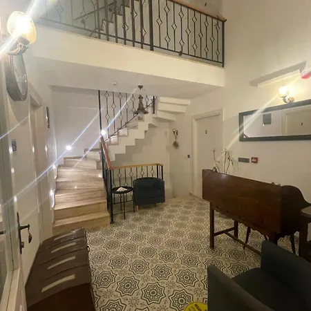 Muharrembey Hotel Çeşme